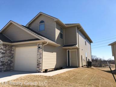 Main picture of 450 Emily Ln