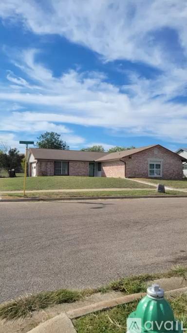 Main picture of 2915 Trailridge Cir