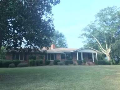 Main picture of 4785 Lexington Rd