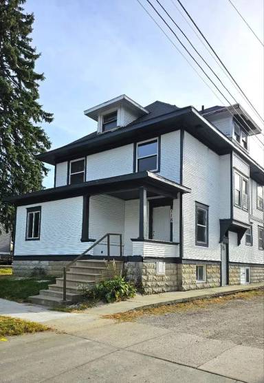 Main picture of 114 1/2 Allen St