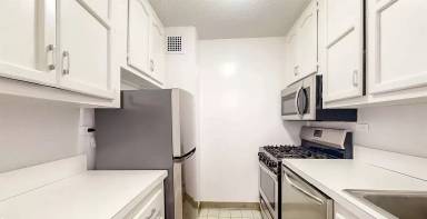 Main picture of 301 E 79th St Apartments