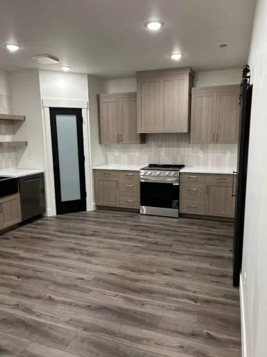 Main picture of 686 S Cutler Ave