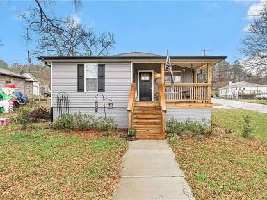 Main picture of 300 E 3rd St