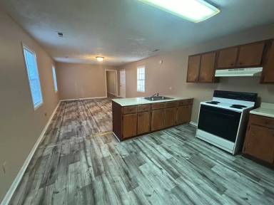 Main picture of 711 N Monroe Ave
