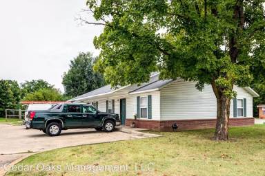 Main picture of 100 Josie Dr