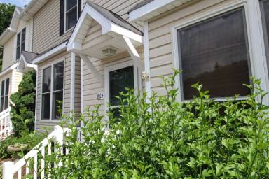 Main picture of 837 Camelot Ln