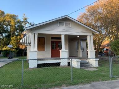 Main picture of 2755 Washington Ave
