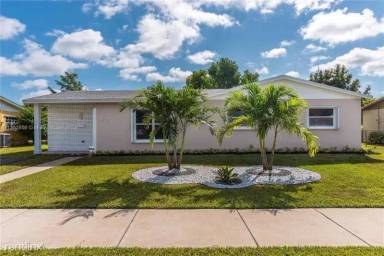 Main picture of 5215 SW 128th Ave