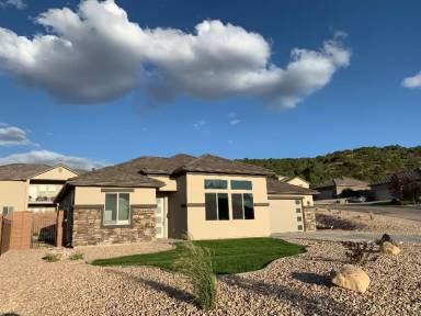 Main picture of 371 S 3525 W