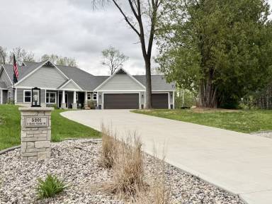 Main picture of 5201 N Grand Videre Dr