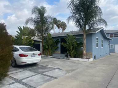 Main picture of 5712 Lewis Ave