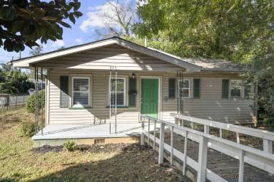 Main picture of 936 Holland Ave