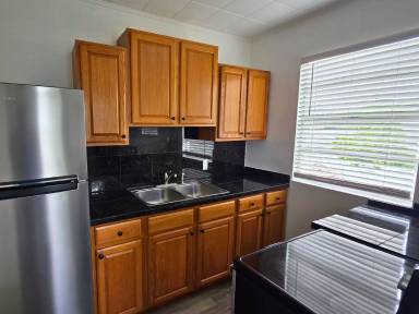 Main picture of 438 Barnett St