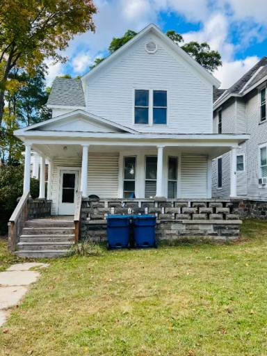 Main picture of 309 E Chapin St