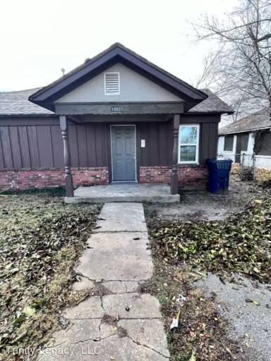 Main picture of 1000 NW 90th St