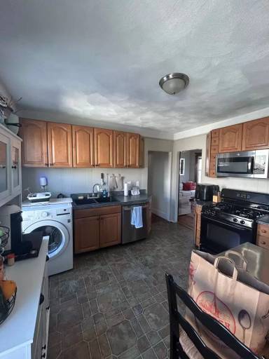 Main picture of 932 E 4th St