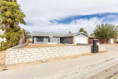 Main picture of 320 Dawn Ct