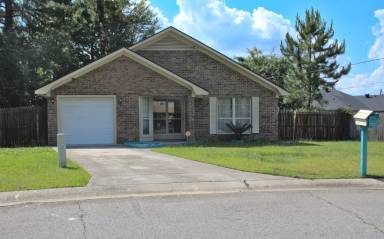 Main picture of 1653 Latham Ct