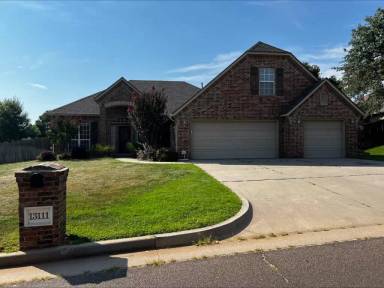 Main picture of 13111 Red Oak Dr