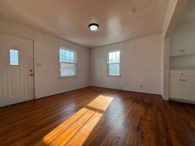 Main picture of 741 N West Ave