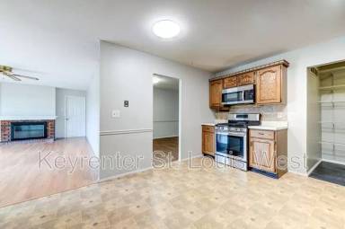 Main picture of 700 Saddle Dr