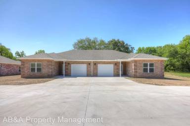 Main picture of 9375 Holly Rd