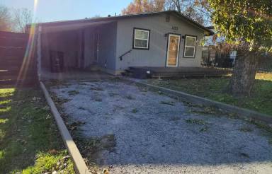 Main picture of 403 Plum St