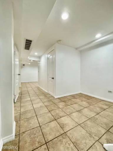 Main picture of 2857 Dewey Ave