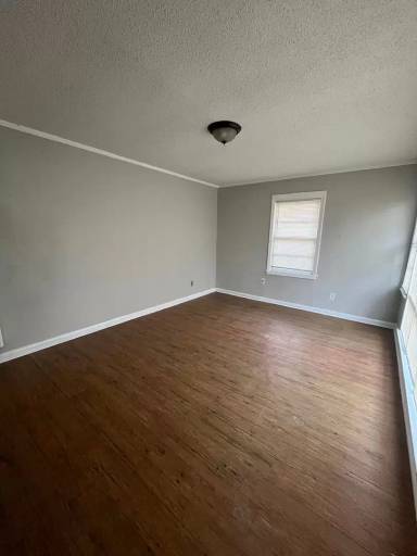 Main picture of 1659 S Cooper St