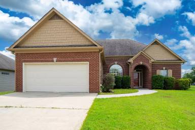 Main picture of 800 Waterford Cir