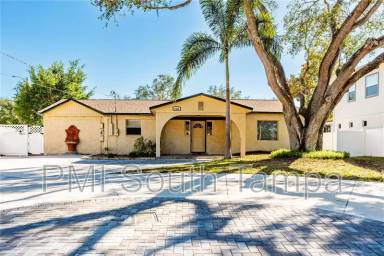 Main picture of 3402 W Van Buren Dr