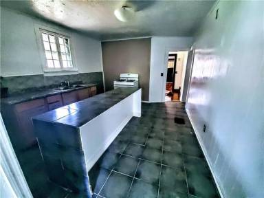 Main picture of 7000 Spruce Ave