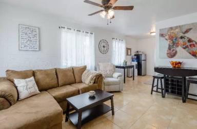 Main picture of 2115 W Wilshire Dr