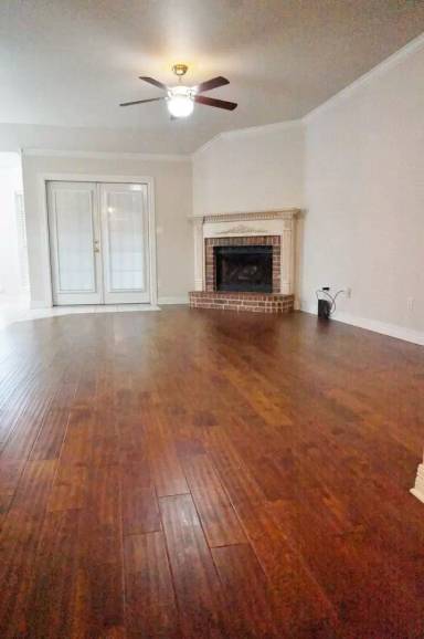 Main picture of 2404 Stockwell Rd