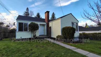 Main picture of 2103 N Lafayette Ave