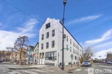 Main picture of 1900 W 17th St
