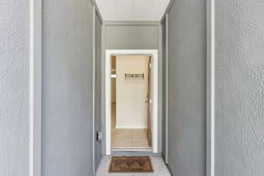 Main picture of 86568 Shortline Cir