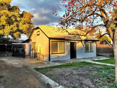 Main picture of 12698 1st Dr