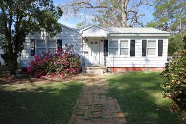 Main picture of 1716 Charlton Street