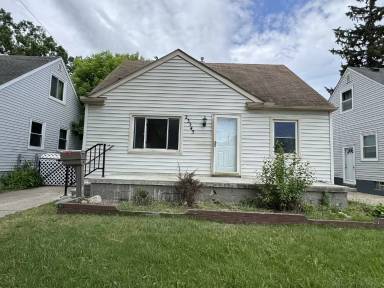 Main picture of 23345 Tawas Ave