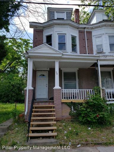 Main picture of 39 Edgemere Ave