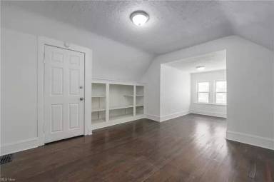 Main picture of 3306 E Overlook Rd