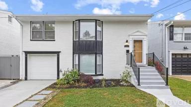 Main picture of 2429 Skyland Pl SE