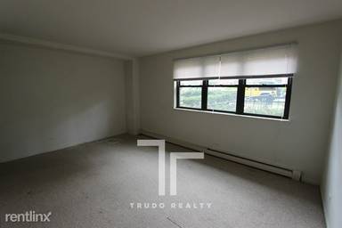 Main picture of 530 W Aldine Ave