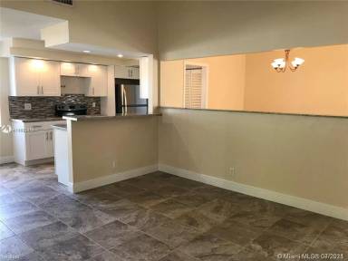 Main picture of 11491 NW 41st St