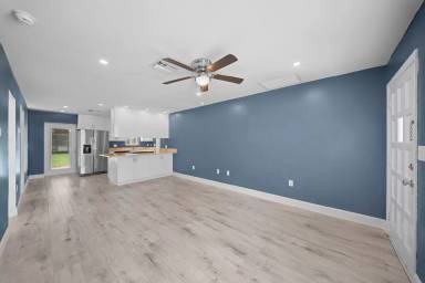 Main picture of 645 95th Ave N