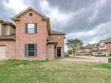 Main picture of Woodland Court