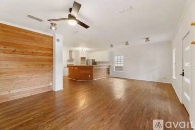 Main picture of 2307 E 13th St