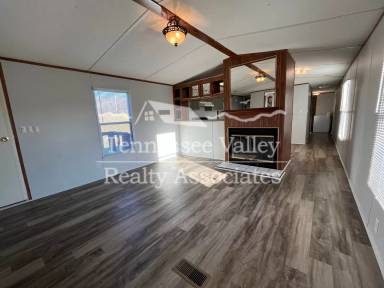 Main picture of 2248 Knoxville Hwy