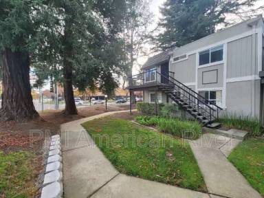 Main picture of 102 Luna Grande Cir